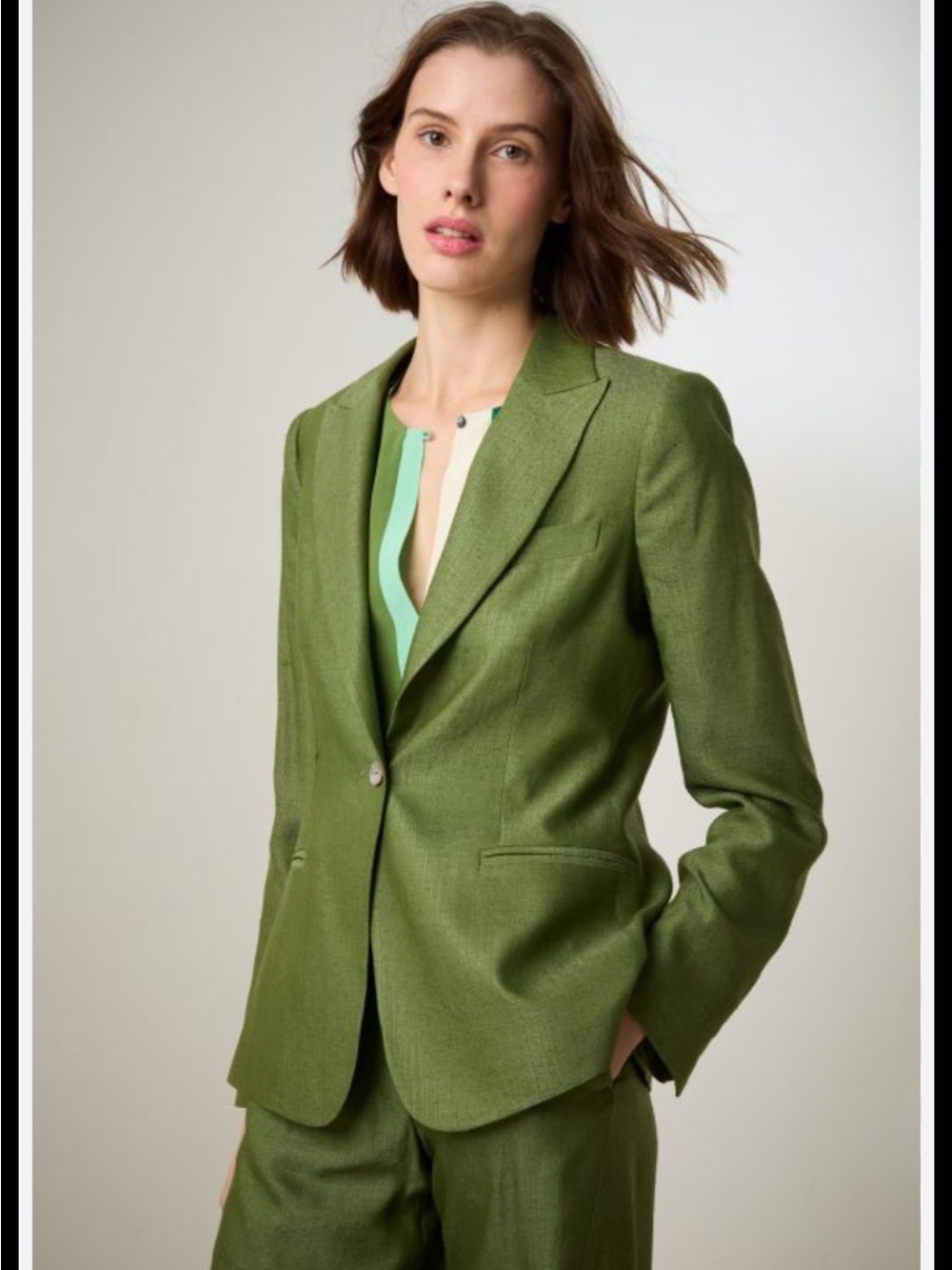 The Linited Women’s Green Tailored Blazer Jacket Size L